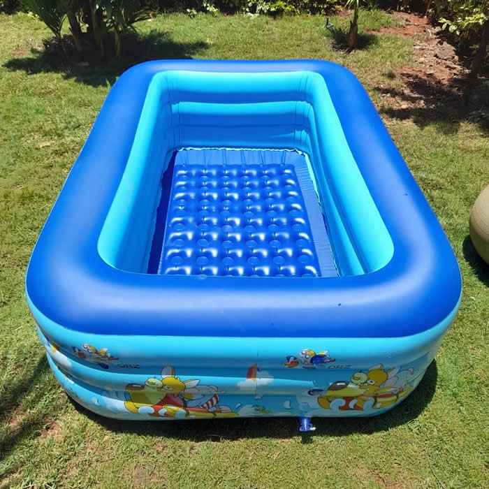 Piscina gonflabila copii, model dreptunghiular, multicolora, baza podea moale, 3 inele, intalare rapida din vinil. DIM 260x165x54