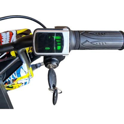 Tricicleta pentru drift, roti cu led, scaun tip cupa reglabil pedale antiderapante, capacitate max 80 kg, grafitti